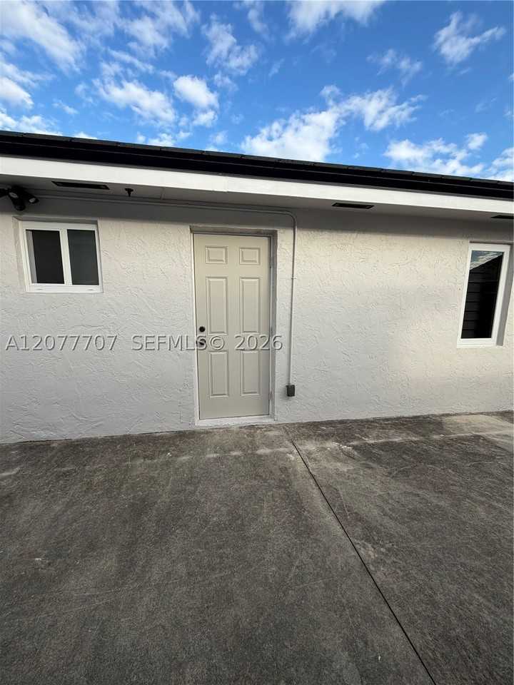 2658 W 74th Ter - Photo 3 of 16