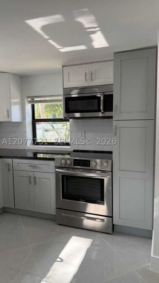 305 Ne 58th Ter #0 - Photo 3 of 20