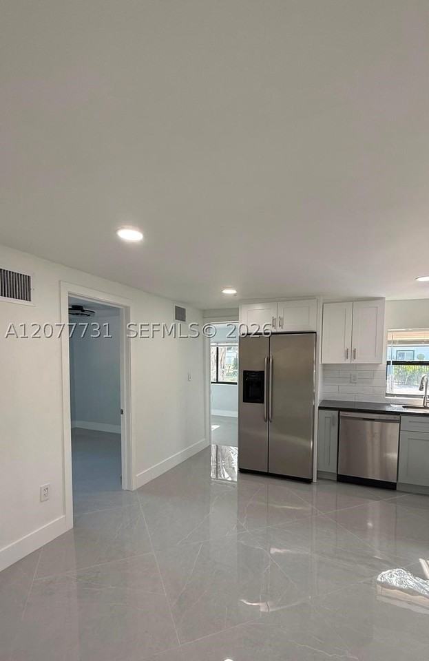 305 Ne 58th Ter #0 - Photo 5 of 20