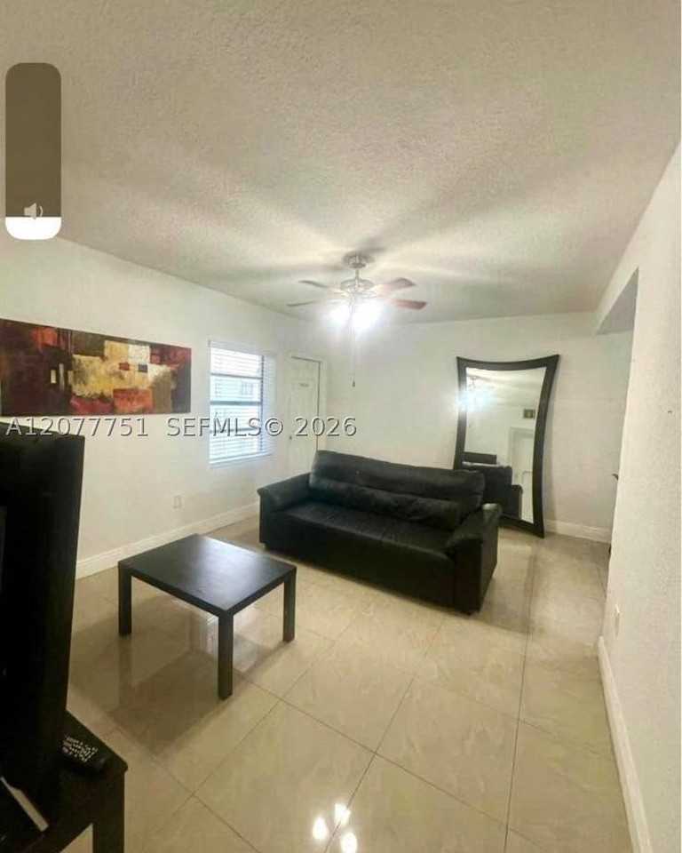 2361 Sw 27th St #1 - Photo 5 of 11