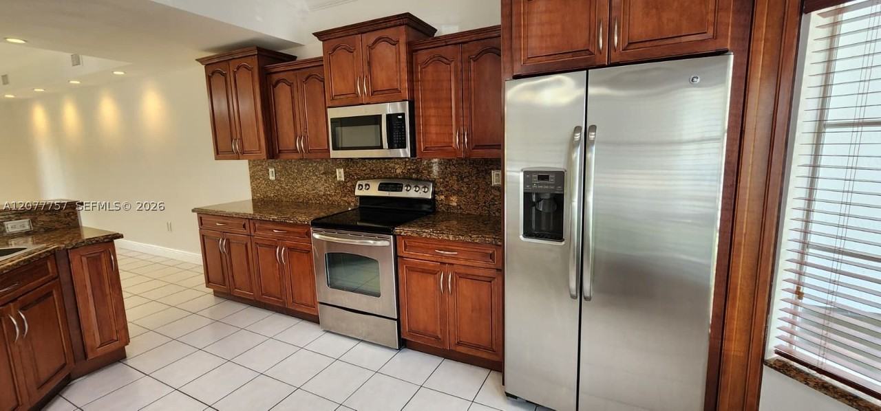 8960 W Flagler St #3 - Photo 4 of 22