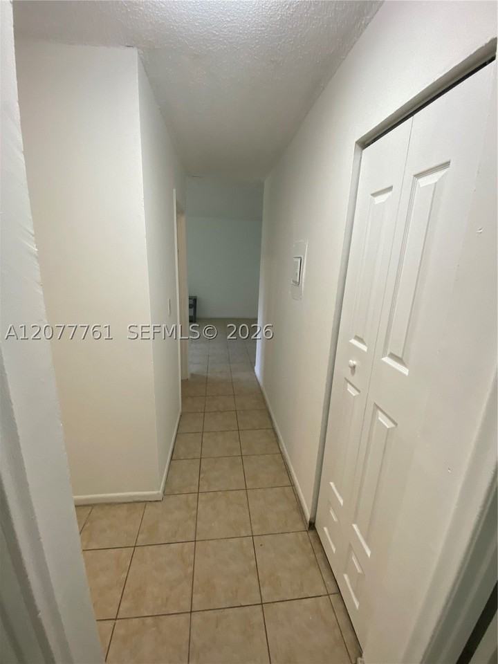 1415 Ne 118th Ter #1421 - Photo 7 of 9