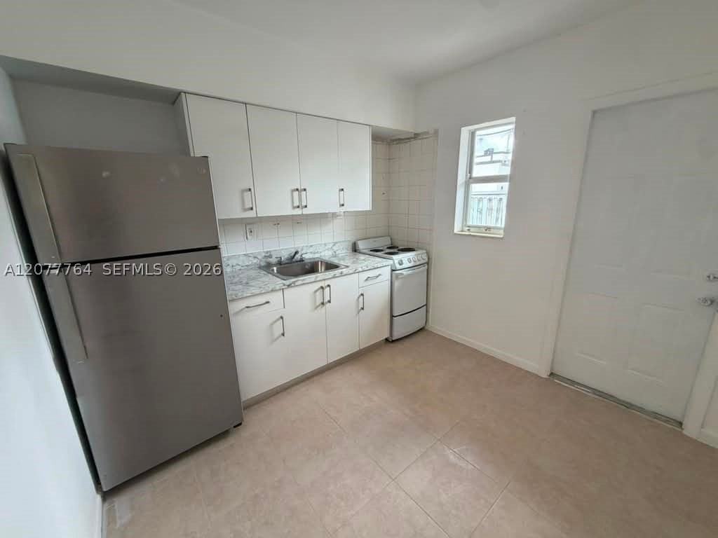 2465 W Flagler St #6 - Photo 2 of 7