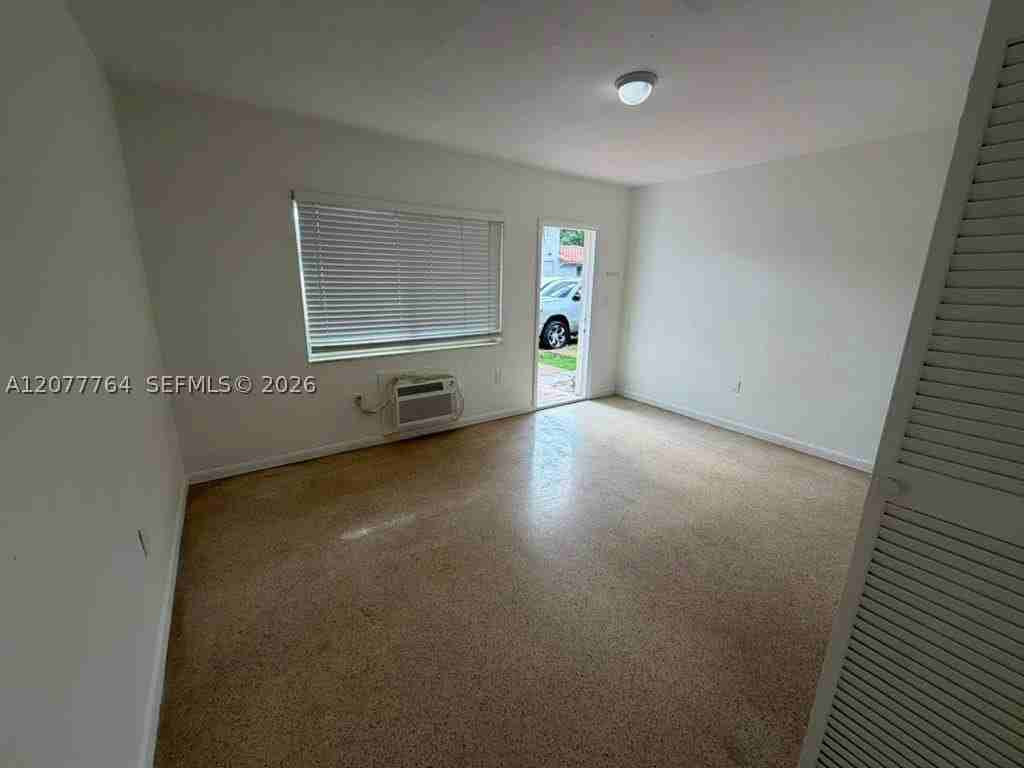2465 W Flagler St #6 - Photo 5 of 7