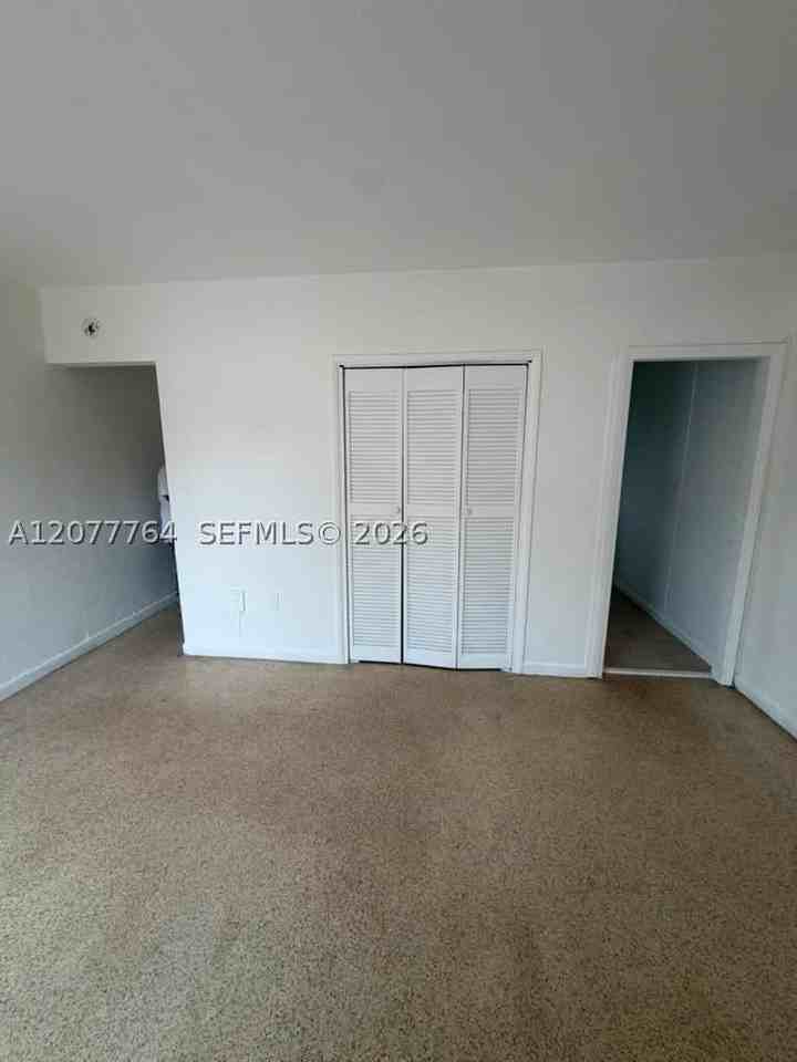 2465 W Flagler St #6 - Photo 6 of 7