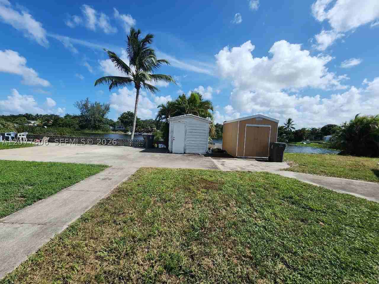 4248 Hibiscus Cir #H - Photo 2 of 19
