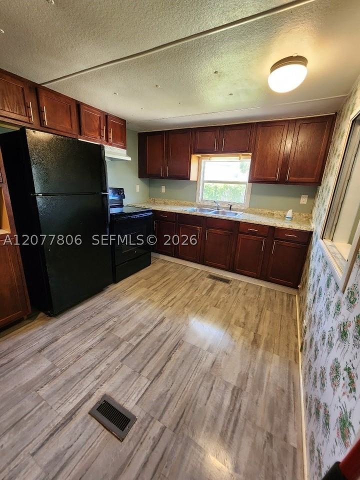 4248 Hibiscus Cir #H - Photo 4 of 19