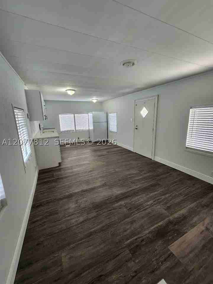 4222 Hibiscus Cir - Photo 4 of 18