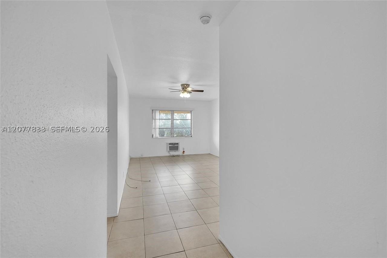 1050 E Sample Rd #309 - Photo 3 of 23