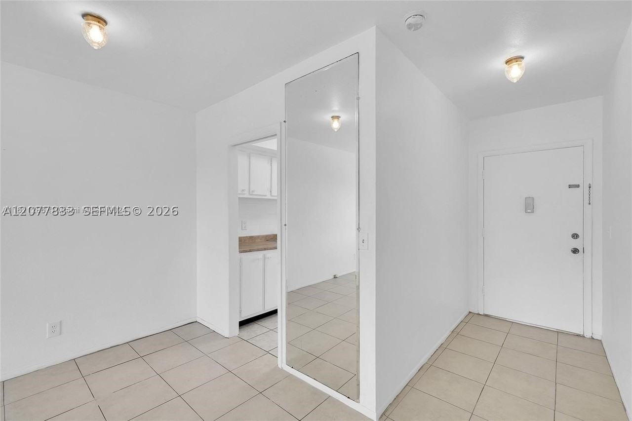 1050 E Sample Rd #309 - Photo 4 of 23