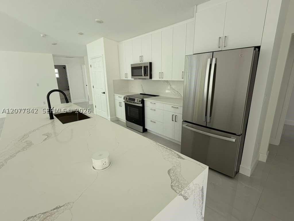 8636 100th Ct - Photo 7 of 19