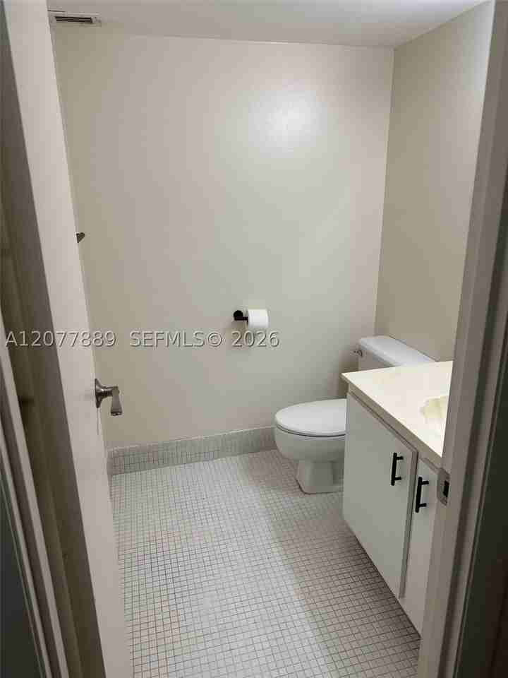 6061 N Falls Circle Dr #106 - Photo 5 of 5