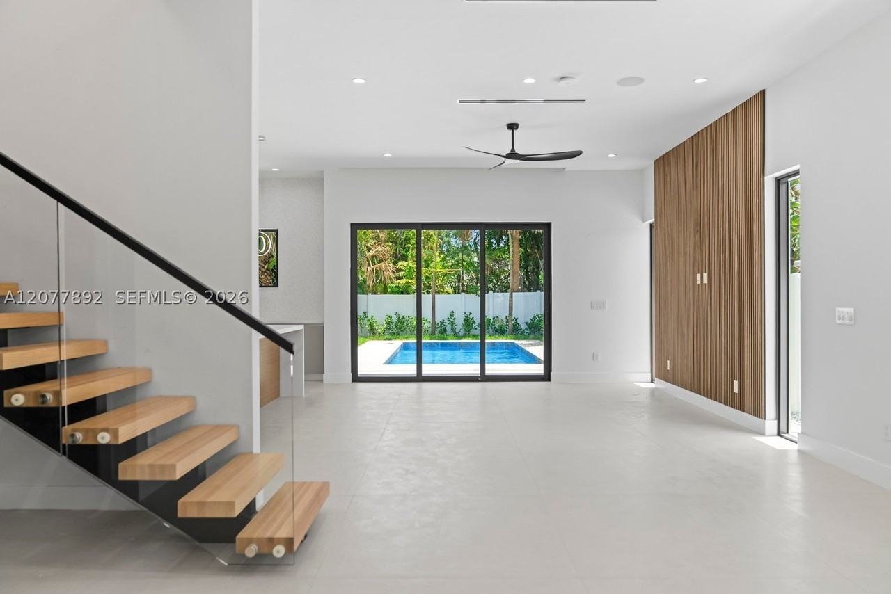 1320 Ne 16th Ave - Photo 6 of 30