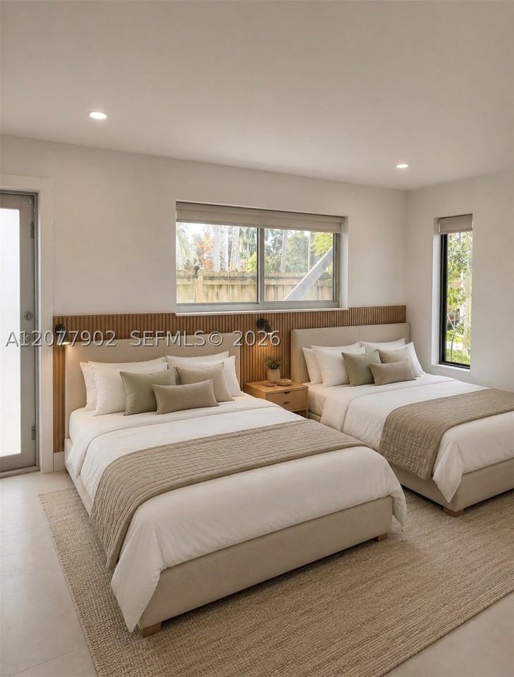 1116 Hollywood Blvd - Photo 5 of 12