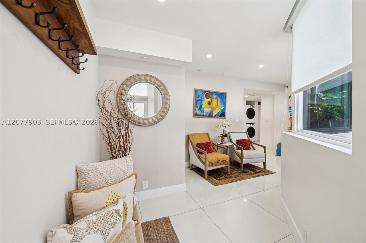 121 Crandon Blvd #251 - Photo 4 of 28