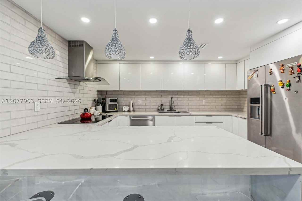 121 Crandon Blvd #251 - Photo 6 of 28