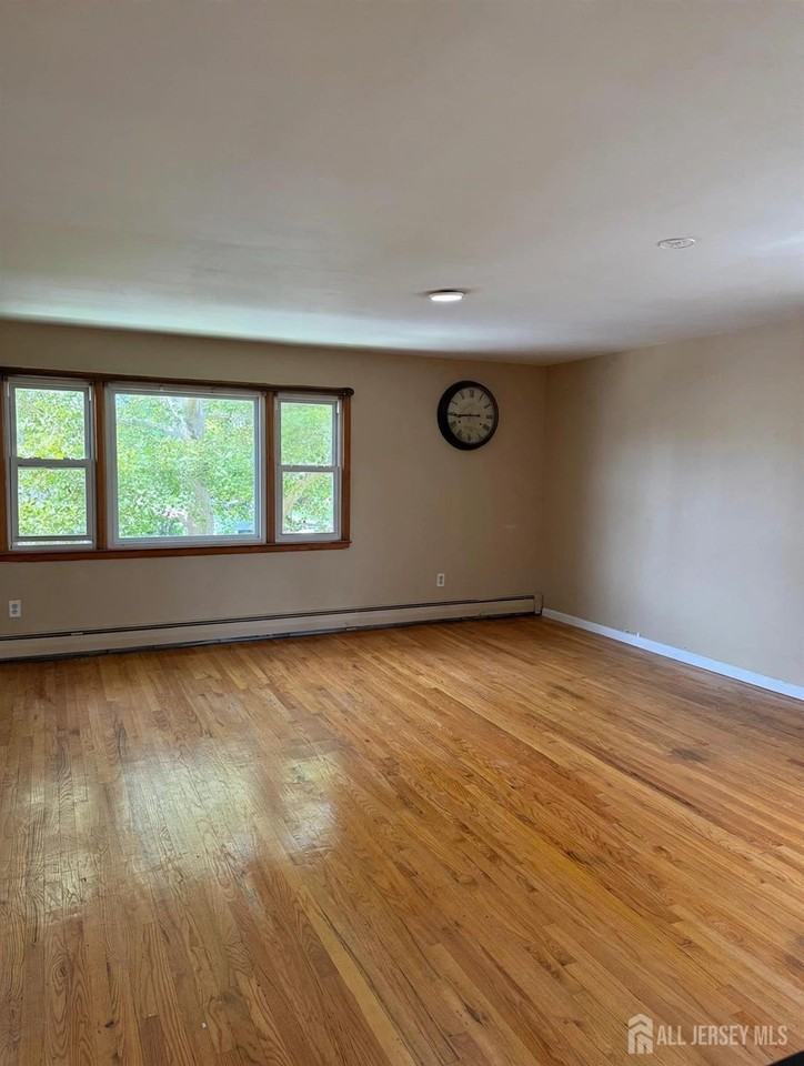 68 Christopher St #2 - Photo 4 of 11