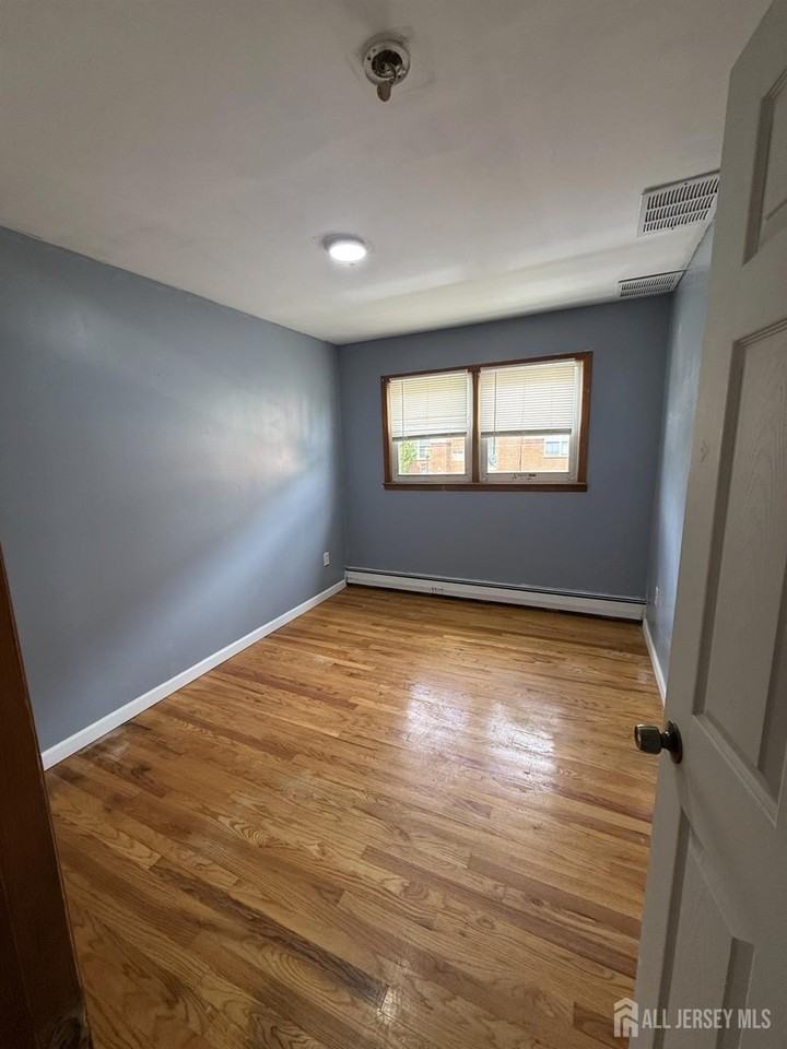 68 Christopher St #2 - Photo 7 of 11
