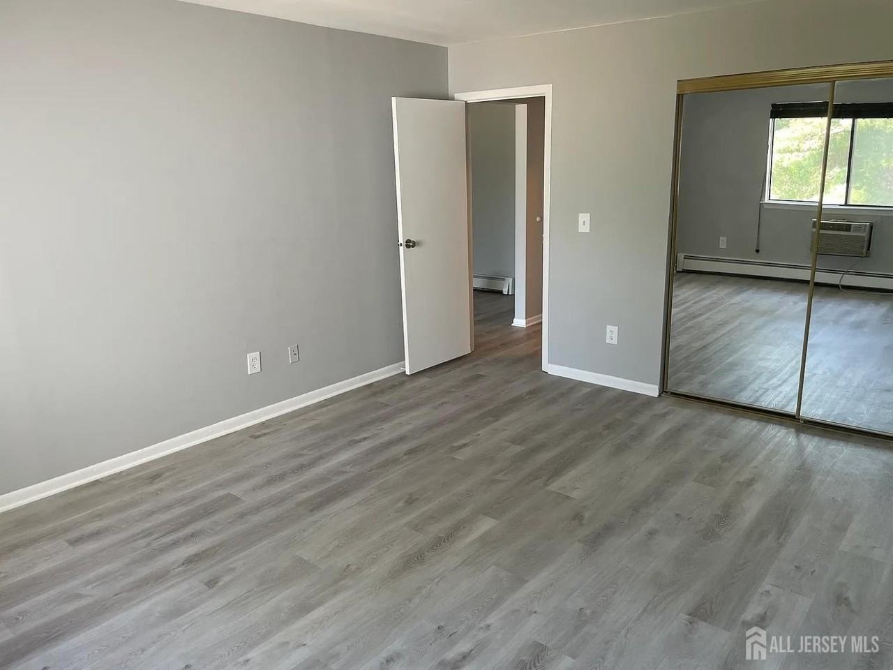 1334 Cricket Ln - Photo 2 of 11