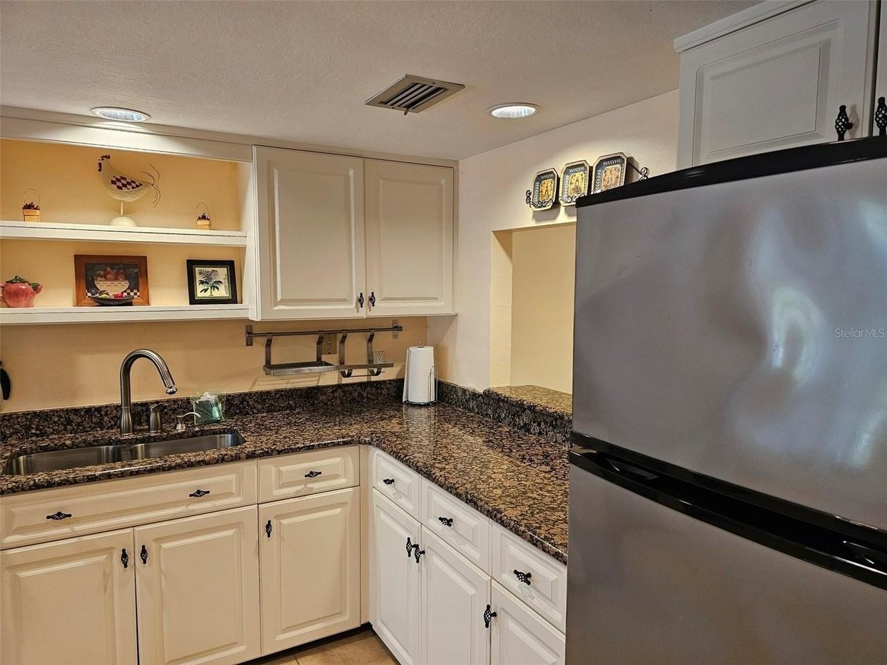6468 Seagull Dr #316 - Photo 6 of 31