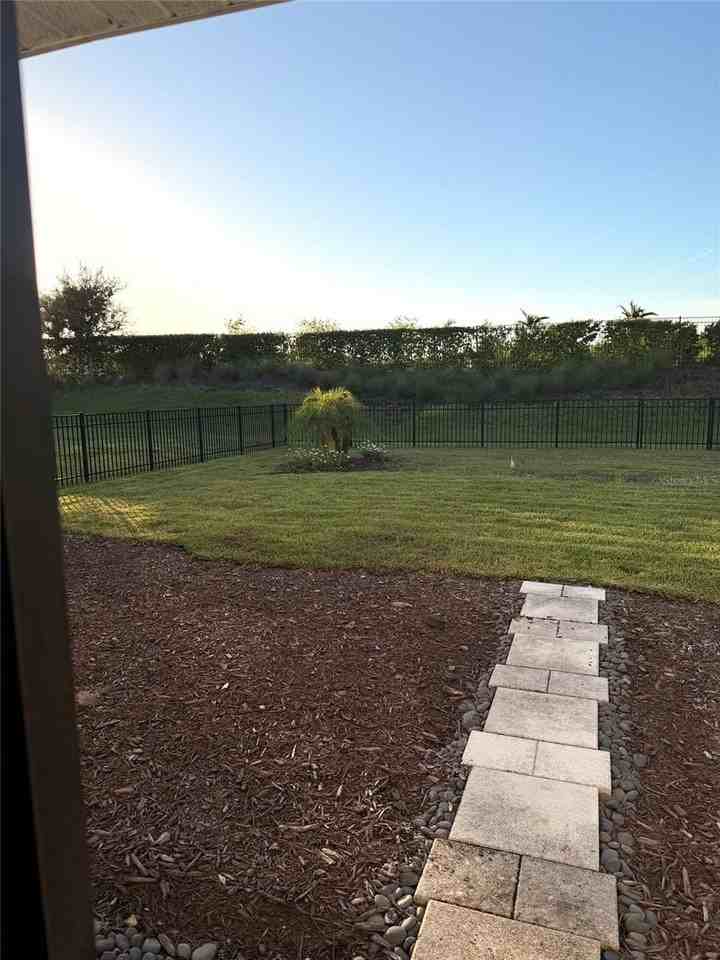 9116 Tequila Sunrise Dr - Photo 4 of 6