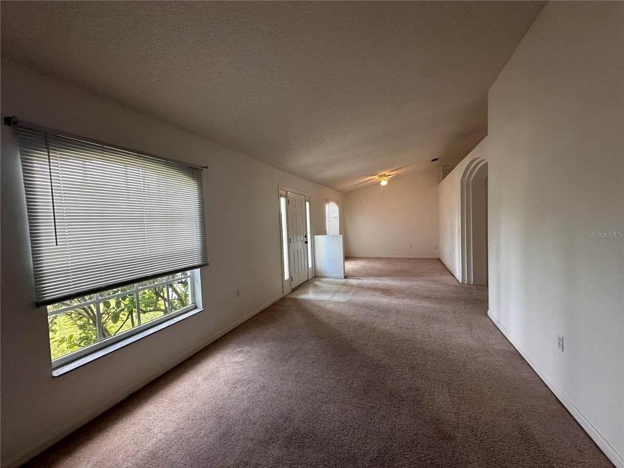 33 Rybark Ln - Photo 3 of 28