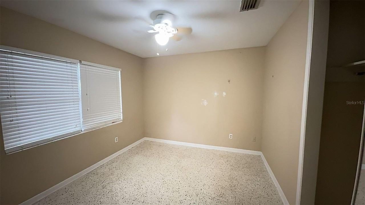 3330 Nw 27th Ave - Photo 5 of 11