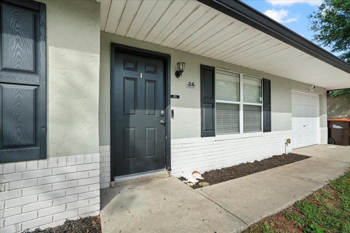 24 Sapphire Way - Photo 3 of 27