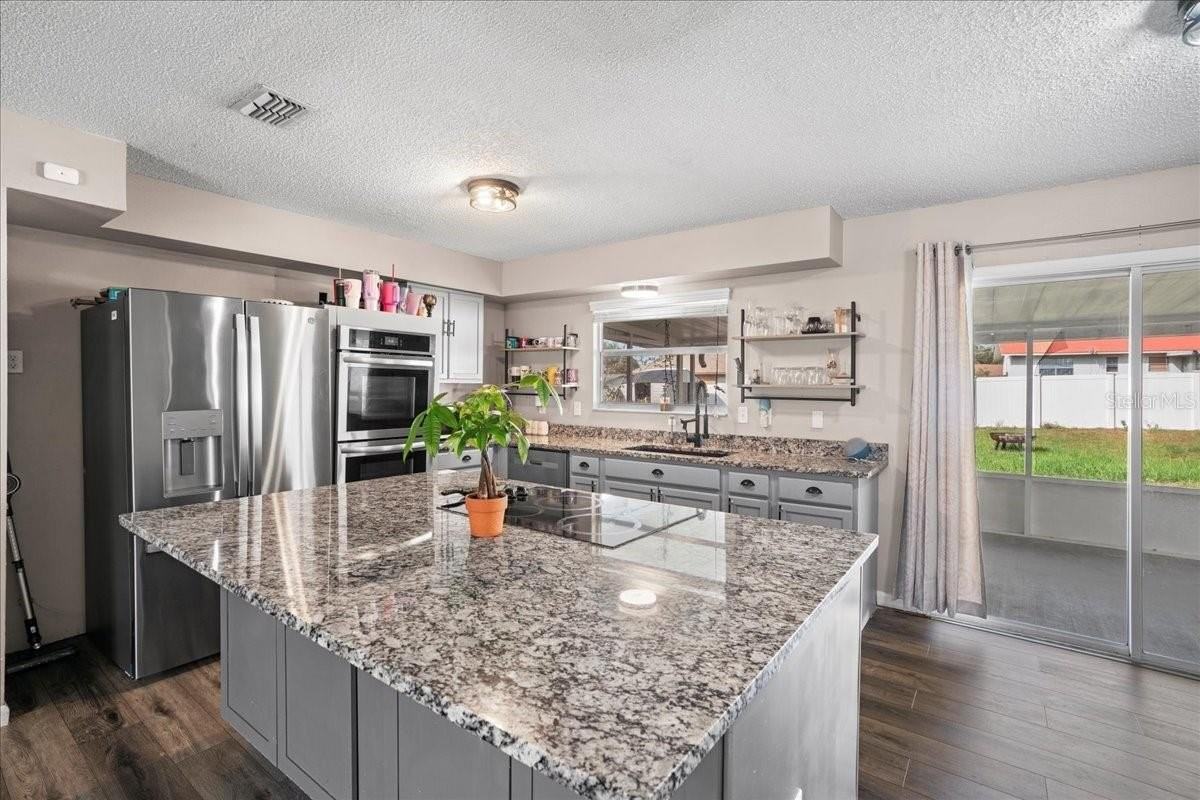 24 Sapphire Way - Photo 7 of 27