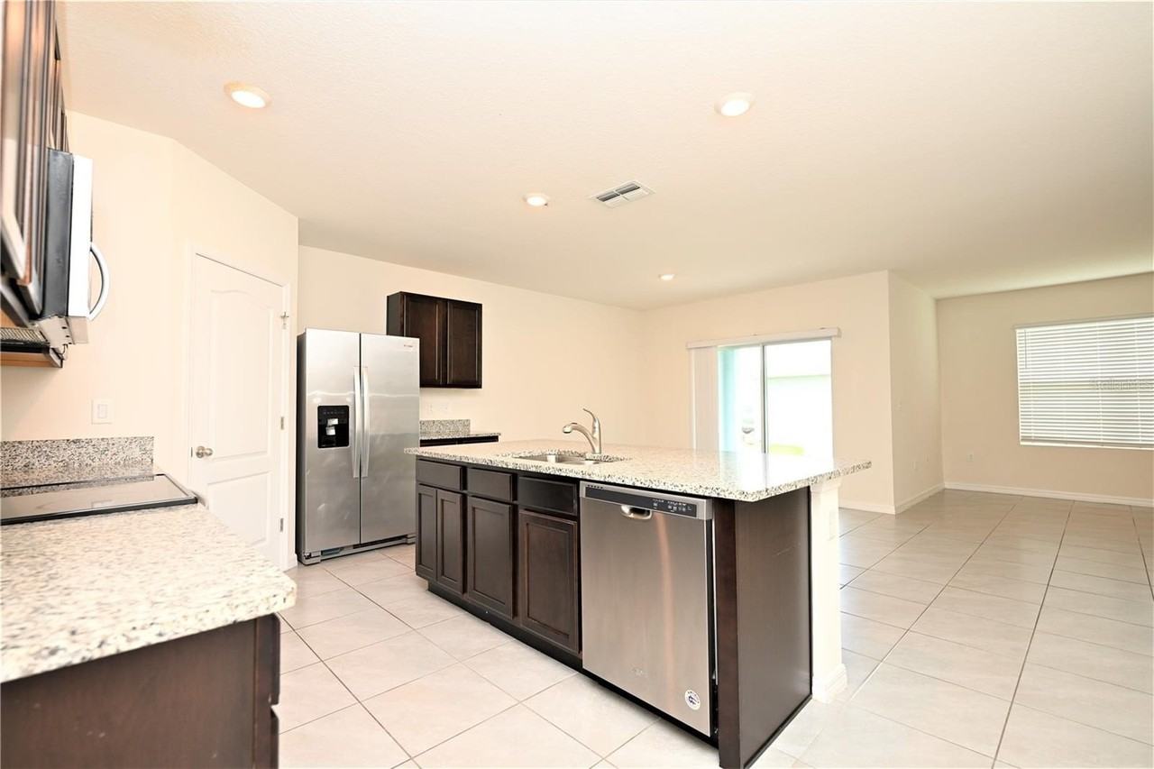 2548 Ryland Falls Dr - Photo 3 of 39