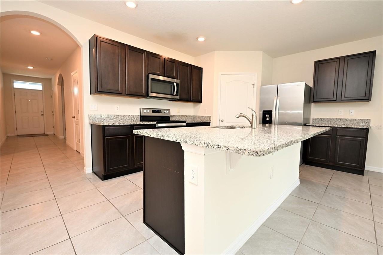 2548 Ryland Falls Dr - Photo 4 of 39