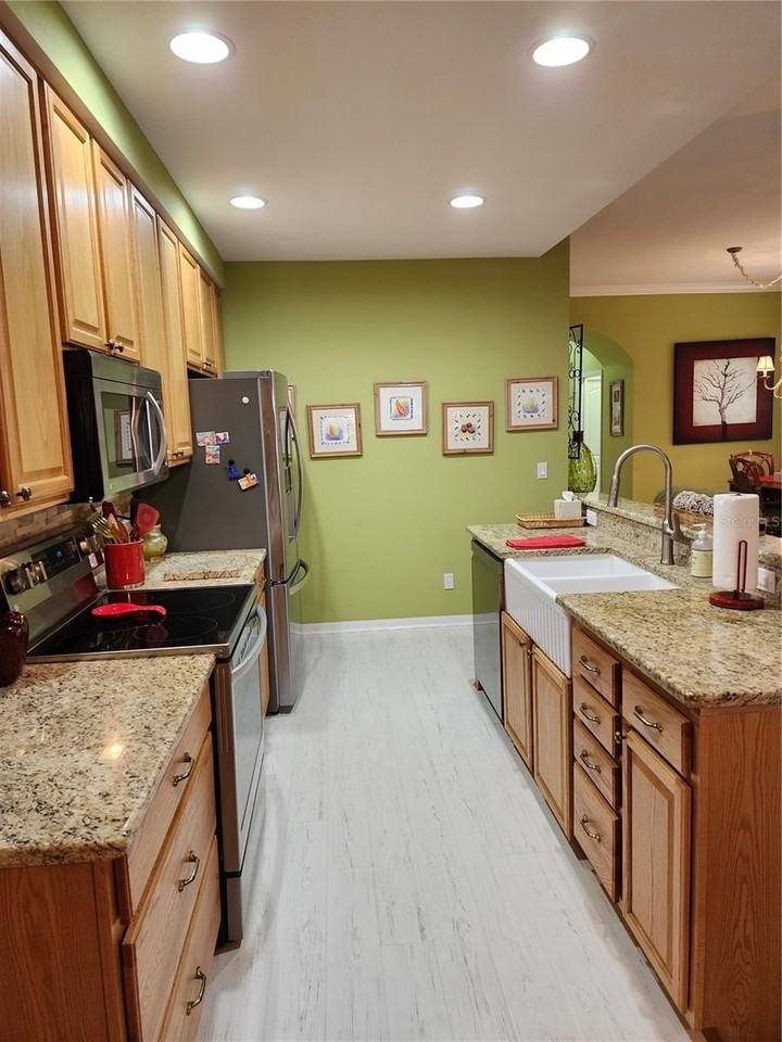 400 Ravinia Cir #400 - Photo 6 of 31