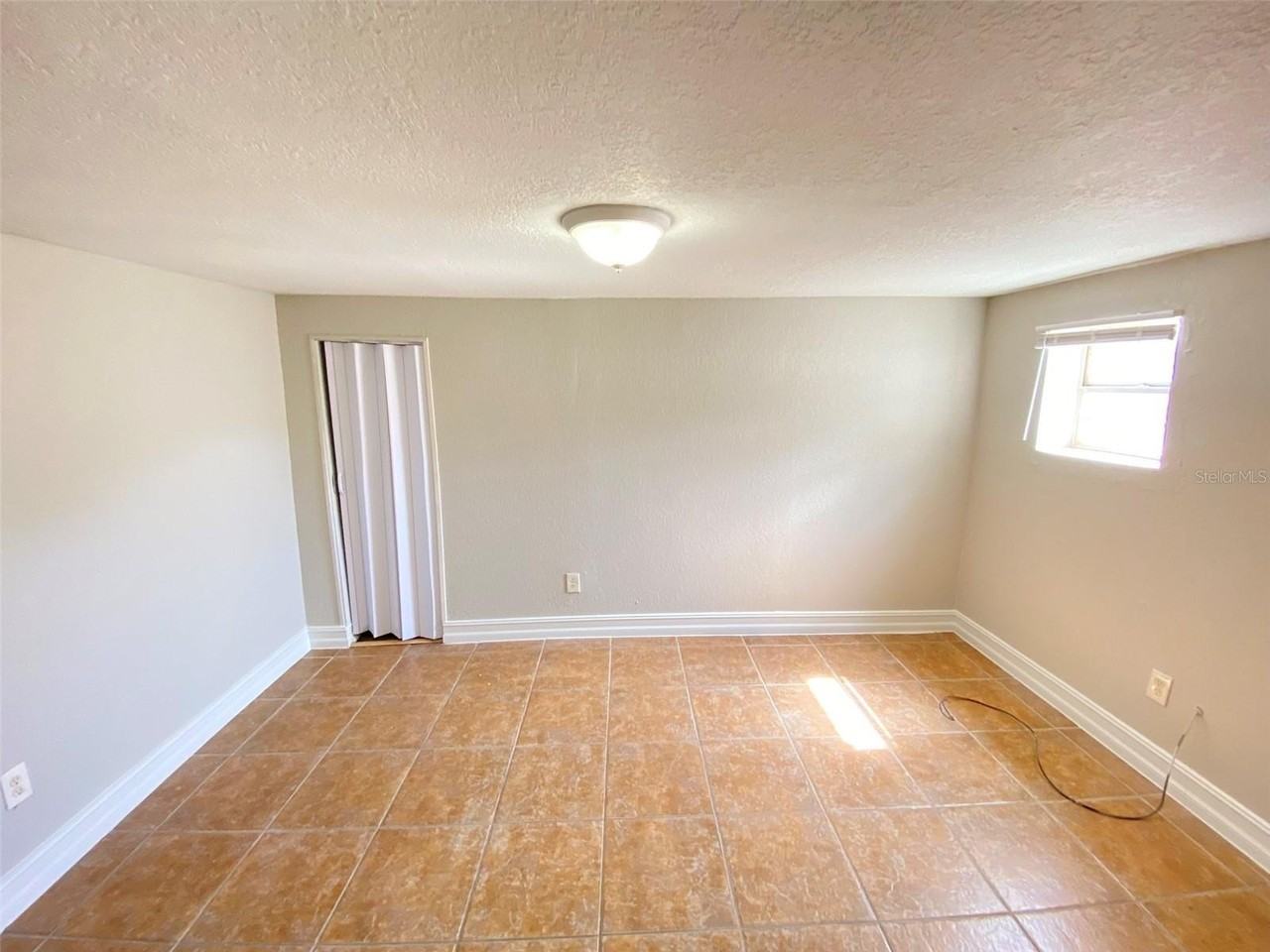812 W Livingston St #B - Photo 2 of 12