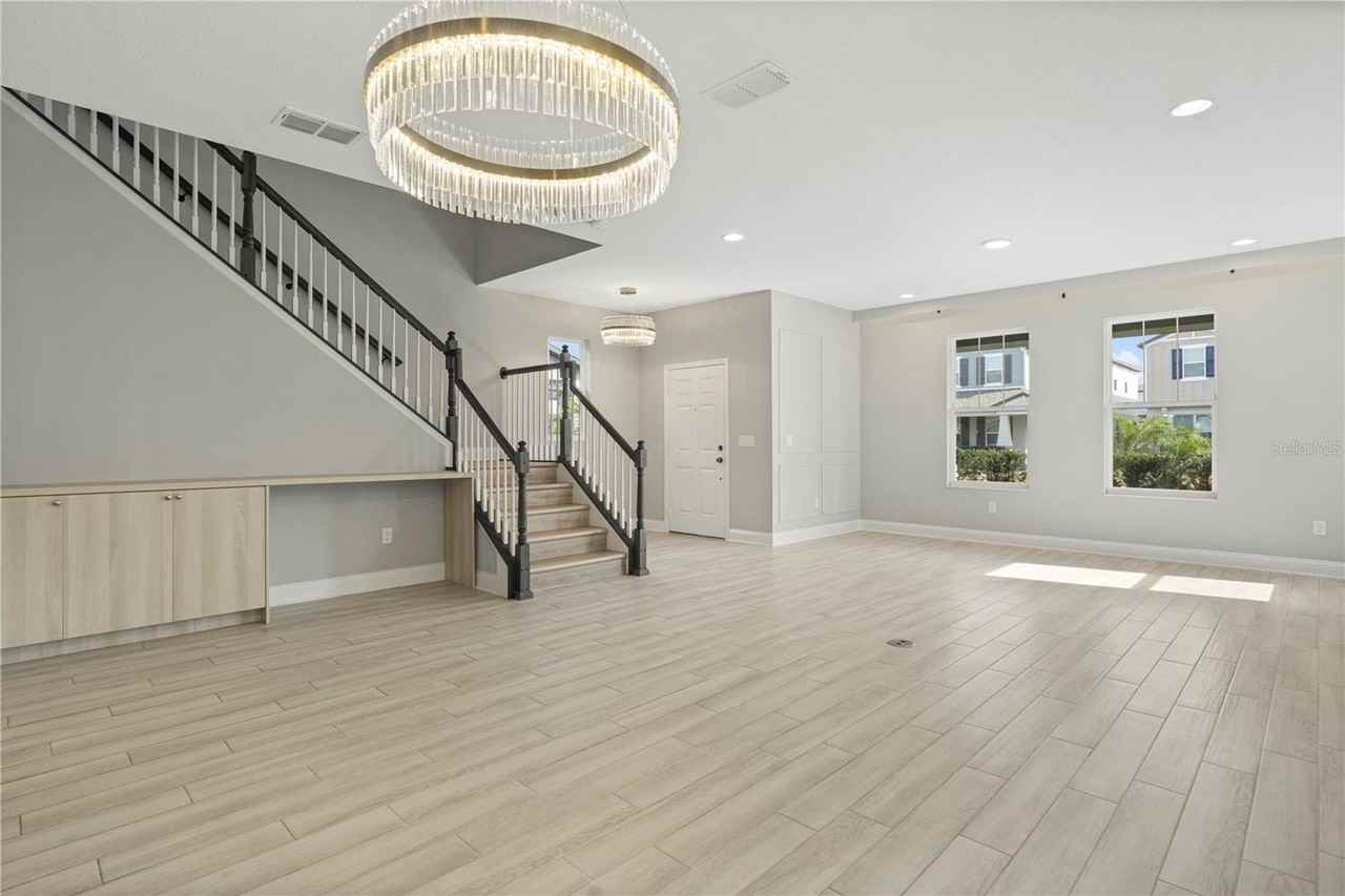 12754 Brodlove Ln - Photo 4 of 23