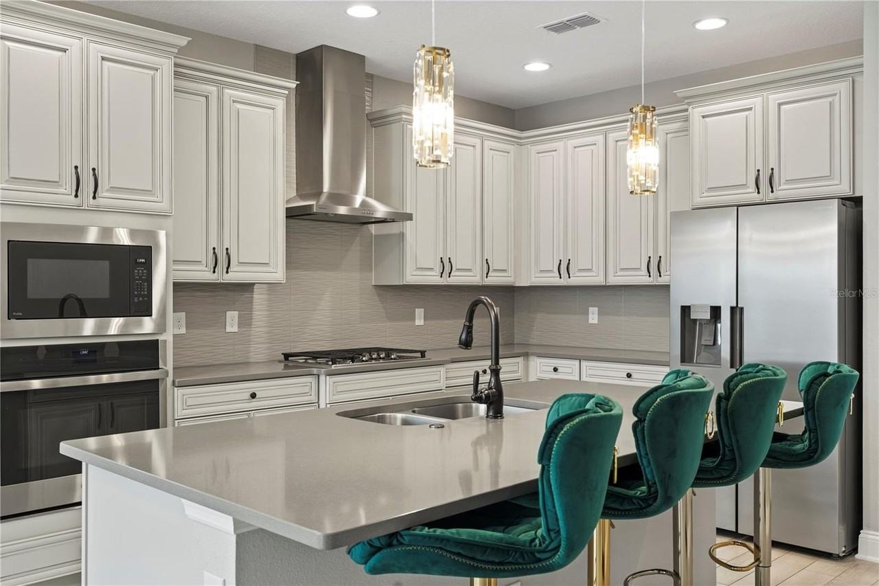 12754 Brodlove Ln - Photo 5 of 23