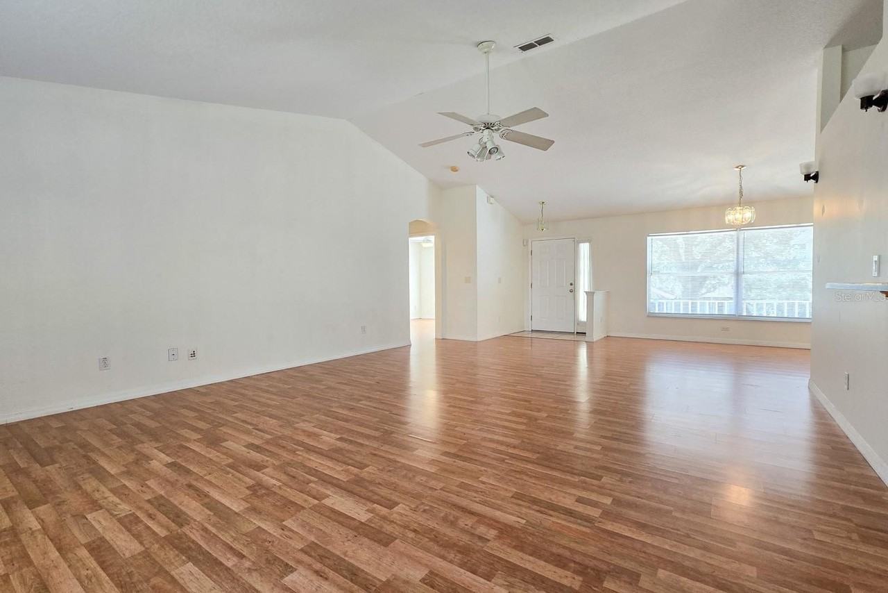 10417 Lake Hasson Cir - Photo 4 of 20