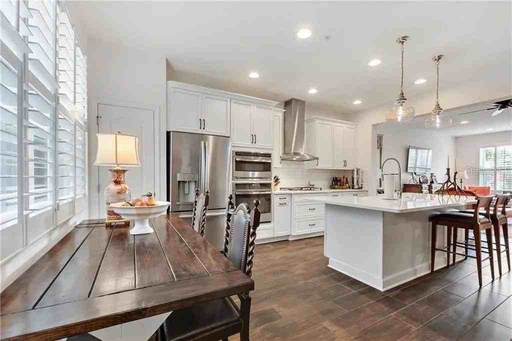 671 E Plant St - Photo 3 of 20