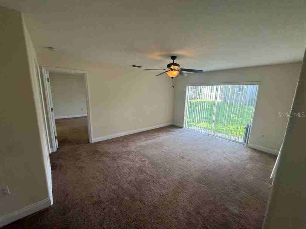 960 Chase Ct - Photo 4 of 16