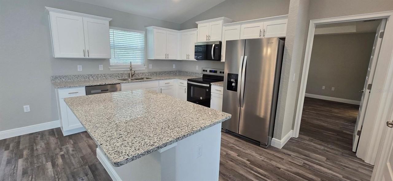 217 Oak Lane Cir - Photo 2 of 18