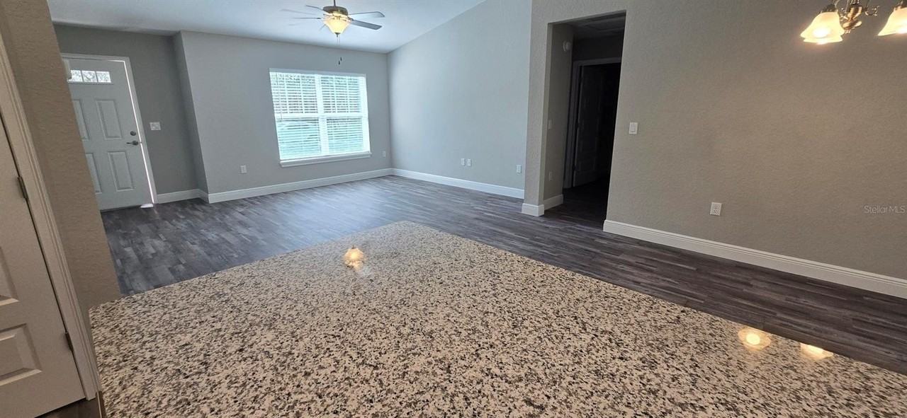 217 Oak Lane Cir - Photo 5 of 18