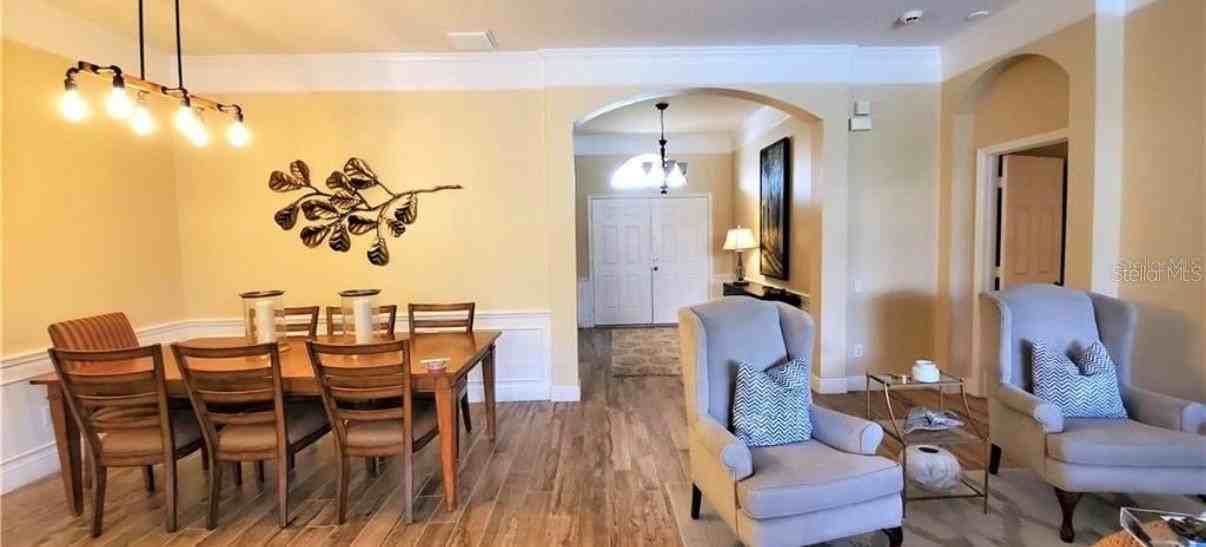 10914 Ledgement Ln - Photo 7 of 26