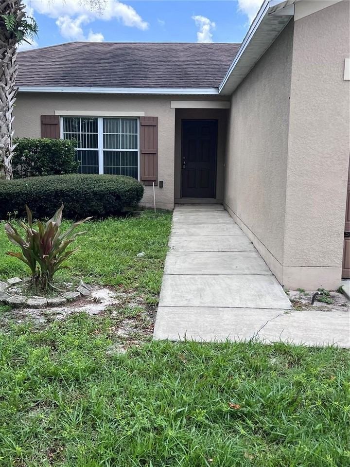 3510 Yacht Club Ct - Photo 2 of 12