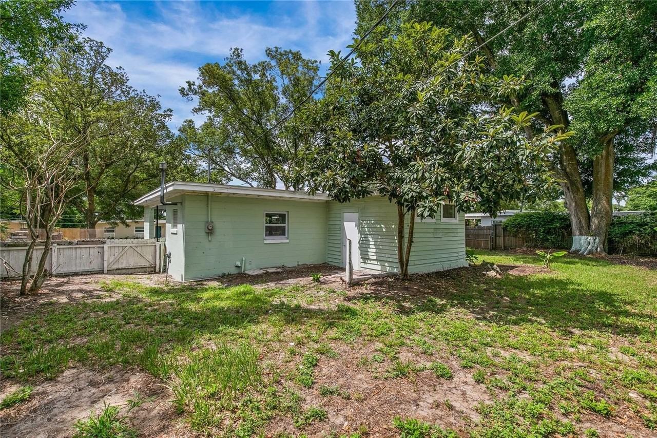 1435 Eden Dr - Photo 3 of 23