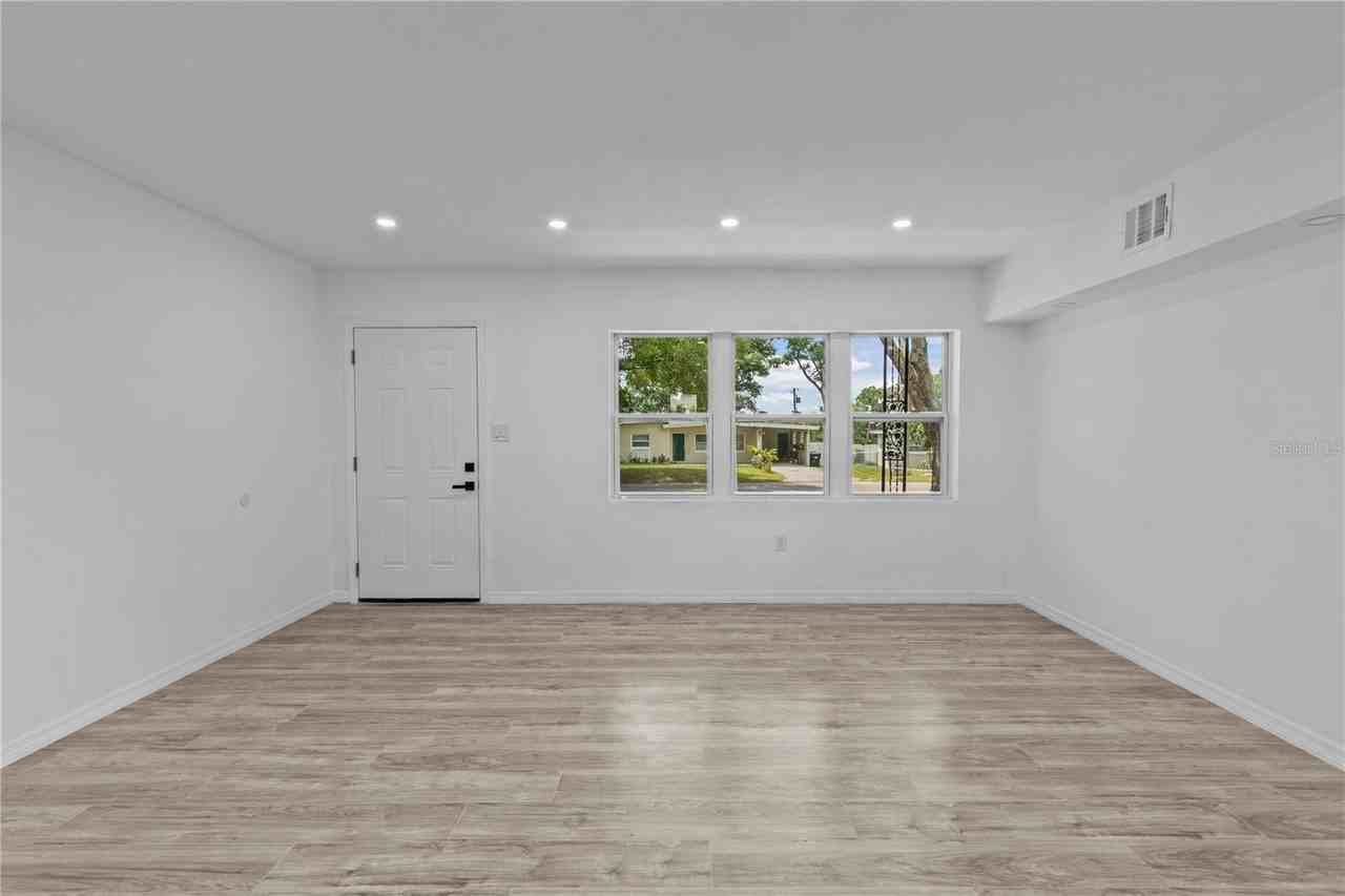 1435 Eden Dr - Photo 6 of 23