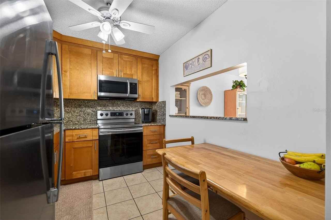 7625 Sun Island Dr S #207 - Photo 3 of 30