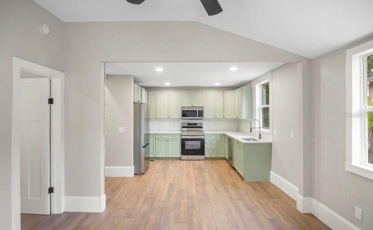 908 E 20th Ave - Photo 4 of 11