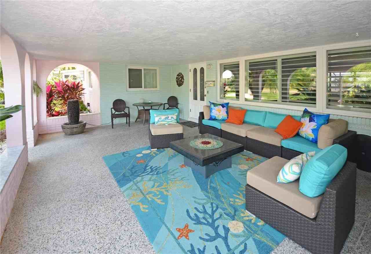7020 Mango Ave S - Photo 4 of 50