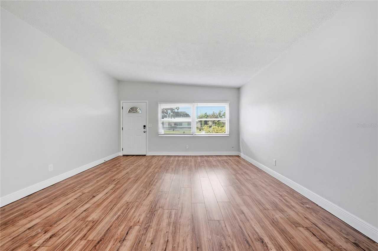 14190 Page Ave - Photo 7 of 27