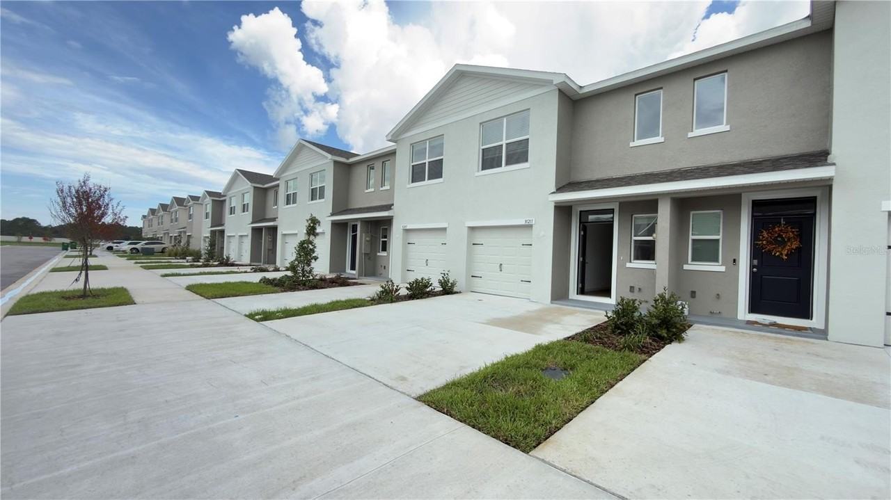 31211 Midnight Sun Way - Photo 2 of 23
