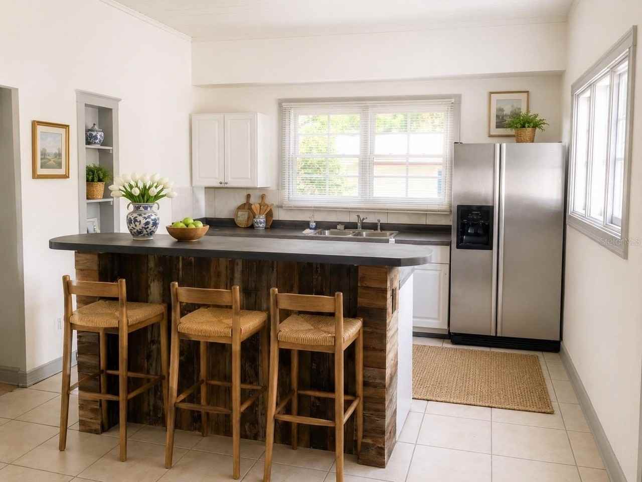 2107 W Chestnut St - Photo 5 of 19